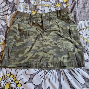 Camo cargo skort